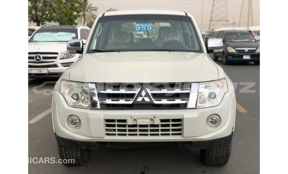 Buy Import Mitsubishi Pajero White Car in Import - Dubai in Batken Buy Import Mitsubishi Pajero White Car in Import - Dubai in Batken