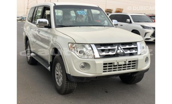 Buy Import Mitsubishi Pajero White Car in Import - Dubai in Batken Buy Import Mitsubishi Pajero White Car in Import - Dubai in Batken