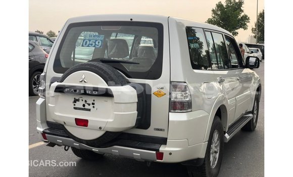 Buy Import Mitsubishi Pajero White Car in Import - Dubai in Batken Buy Import Mitsubishi Pajero White Car in Import - Dubai in Batken