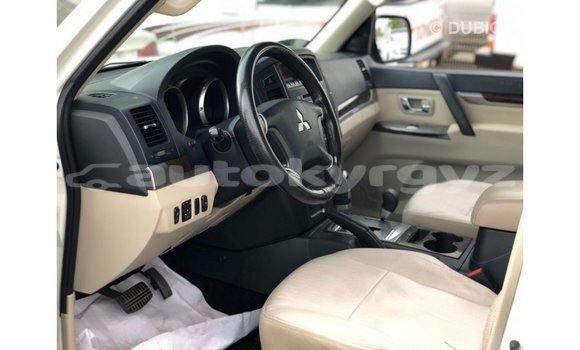 Buy Import Mitsubishi Pajero White Car in Import - Dubai in Batken Buy Import Mitsubishi Pajero White Car in Import - Dubai in Batken