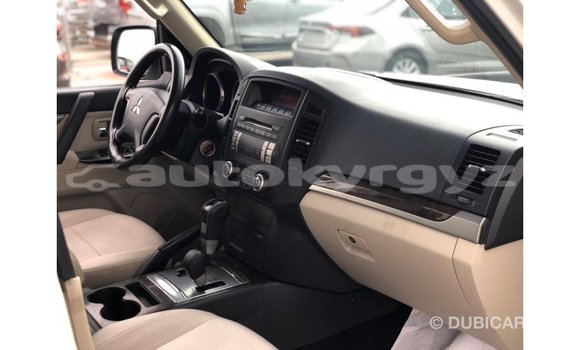 Buy Import Mitsubishi Pajero White Car in Import - Dubai in Batken Buy Import Mitsubishi Pajero White Car in Import - Dubai in Batken