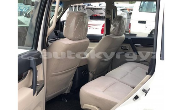 Buy Import Mitsubishi Pajero White Car in Import - Dubai in Batken Buy Import Mitsubishi Pajero White Car in Import - Dubai in Batken