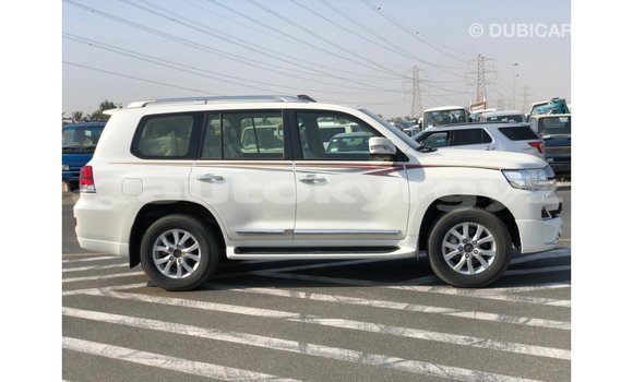 Buy Import Toyota Land Cruiser White Car in Import - Dubai in Batken Buy Import Toyota Land Cruiser White Car in Import - Dubai in Batken