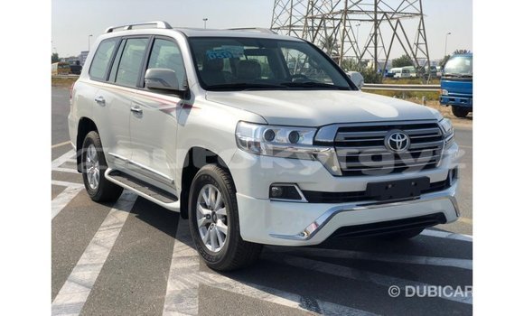 Buy Import Toyota Land Cruiser White Car in Import - Dubai in Batken Buy Import Toyota Land Cruiser White Car in Import - Dubai in Batken