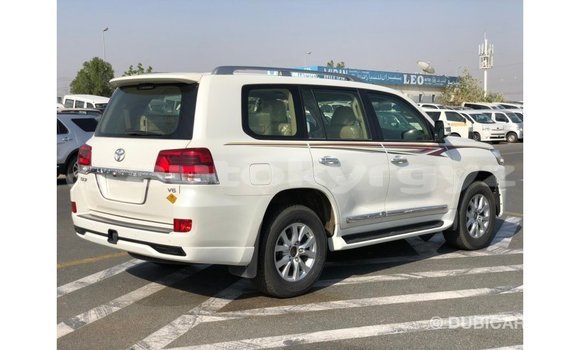 Buy Import Toyota Land Cruiser White Car in Import - Dubai in Batken Buy Import Toyota Land Cruiser White Car in Import - Dubai in Batken