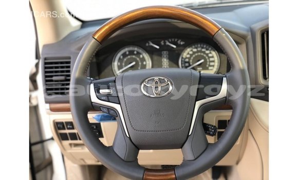 Buy Import Toyota Land Cruiser White Car in Import - Dubai in Batken Buy Import Toyota Land Cruiser White Car in Import - Dubai in Batken