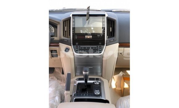 Buy Import Toyota Land Cruiser White Car in Import - Dubai in Batken Buy Import Toyota Land Cruiser White Car in Import - Dubai in Batken