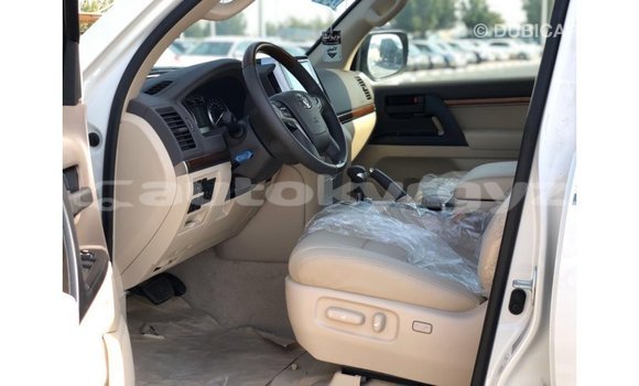 Buy Import Toyota Land Cruiser White Car in Import - Dubai in Batken Buy Import Toyota Land Cruiser White Car in Import - Dubai in Batken