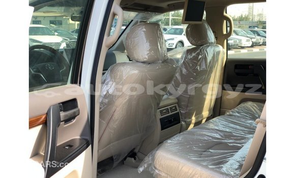 Buy Import Toyota Land Cruiser White Car in Import - Dubai in Batken Buy Import Toyota Land Cruiser White Car in Import - Dubai in Batken