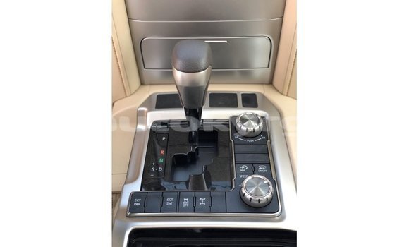 Buy Import Toyota Land Cruiser White Car in Import - Dubai in Batken Buy Import Toyota Land Cruiser White Car in Import - Dubai in Batken