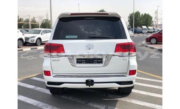 Buy Import Toyota Land Cruiser White Car in Import - Dubai in Batken Buy Import Toyota Land Cruiser White Car in Import - Dubai in Batken