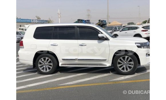 Buy Import Toyota Land Cruiser White Car in Import - Dubai in Batken Buy Import Toyota Land Cruiser White Car in Import - Dubai in Batken