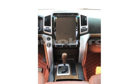 Buy Import Toyota Land Cruiser White Car in Import - Dubai in Batken Buy Import Toyota Land Cruiser White Car in Import - Dubai in Batken