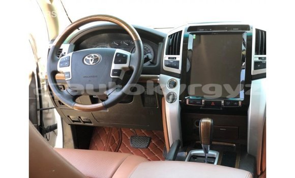 Buy Import Toyota Land Cruiser White Car in Import - Dubai in Batken Buy Import Toyota Land Cruiser White Car in Import - Dubai in Batken