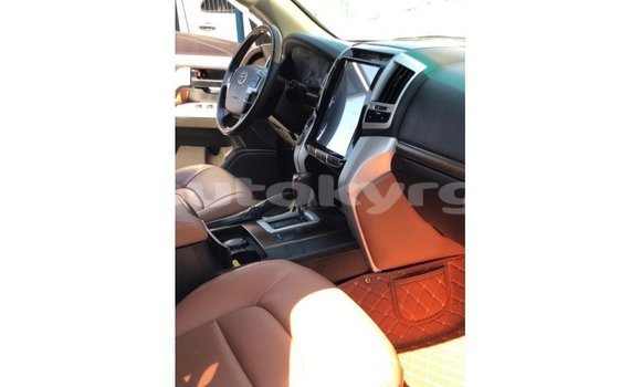 Buy Import Toyota Land Cruiser White Car in Import - Dubai in Batken Buy Import Toyota Land Cruiser White Car in Import - Dubai in Batken