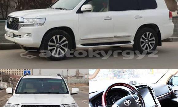 Buy Used Toyota Land Cruiser Prado White Car in Bishkek in Bishkek Buy Used Toyota Land Cruiser Prado White Car in Bishkek in Bishkek
