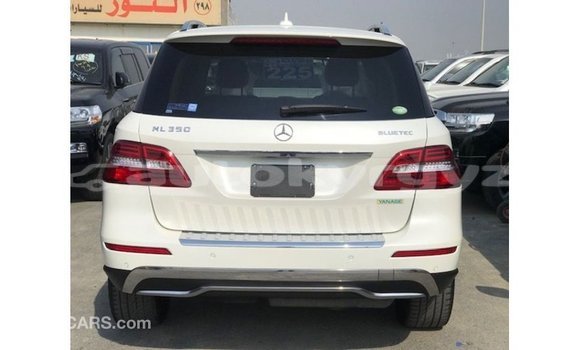 Buy Import Mercedes-Benz 190 White Car in Import - Dubai in Batken Buy Import Mercedes-Benz 190 White Car in Import - Dubai in Batken