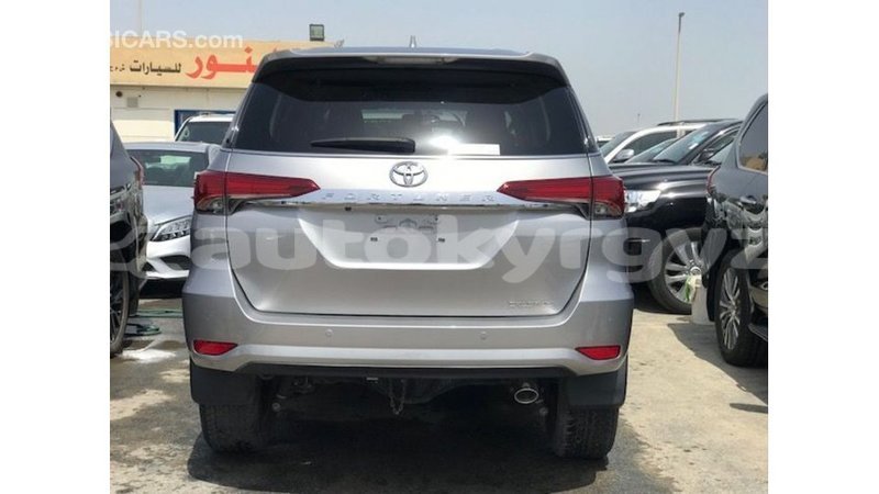 Big with watermark toyota fortuner batken import dubai 4046
