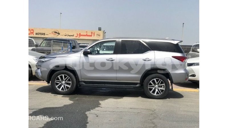 Big with watermark toyota fortuner batken import dubai 4046