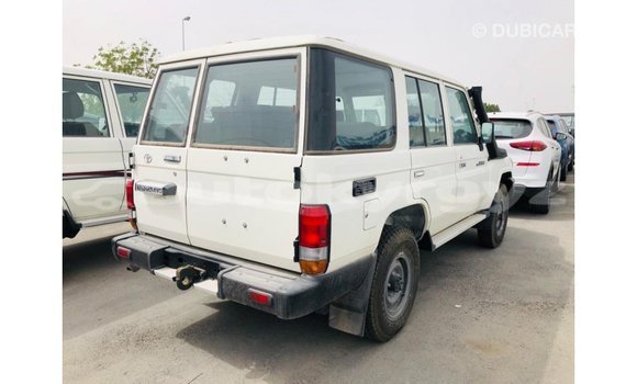 Buy Import Toyota Land Cruiser White Car in Import - Dubai in Batken Buy Import Toyota Land Cruiser White Car in Import - Dubai in Batken
