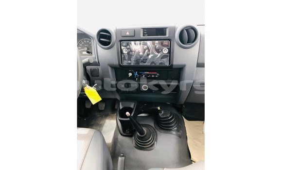 Buy Import Toyota Land Cruiser White Car in Import - Dubai in Batken Buy Import Toyota Land Cruiser White Car in Import - Dubai in Batken