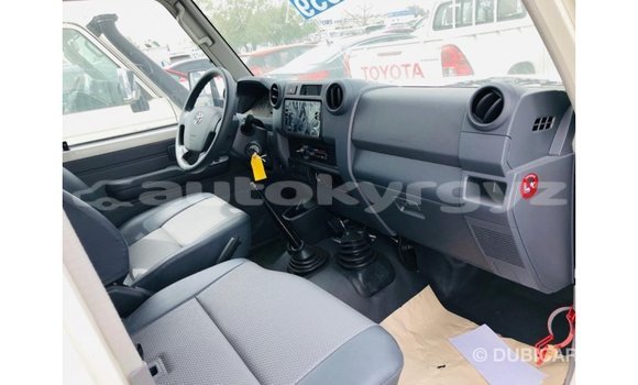 Buy Import Toyota Land Cruiser White Car in Import - Dubai in Batken Buy Import Toyota Land Cruiser White Car in Import - Dubai in Batken