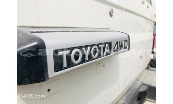 Buy Import Toyota Land Cruiser White Car in Import - Dubai in Batken Buy Import Toyota Land Cruiser White Car in Import - Dubai in Batken