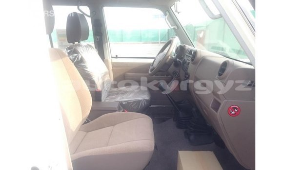 Buy Import Toyota Land Cruiser White Car in Import - Dubai in Batken Buy Import Toyota Land Cruiser White Car in Import - Dubai in Batken