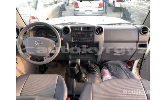 Buy Import Toyota Land Cruiser White Car in Import - Dubai in Batken Buy Import Toyota Land Cruiser White Car in Import - Dubai in Batken