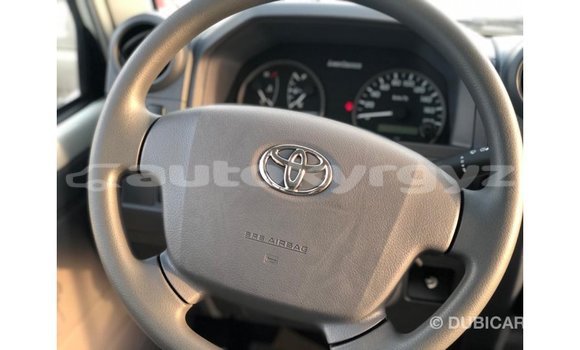 Buy Import Toyota Land Cruiser White Car in Import - Dubai in Batken Buy Import Toyota Land Cruiser White Car in Import - Dubai in Batken