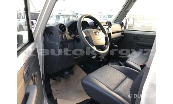Buy Import Toyota Land Cruiser White Car in Import - Dubai in Batken Buy Import Toyota Land Cruiser White Car in Import - Dubai in Batken