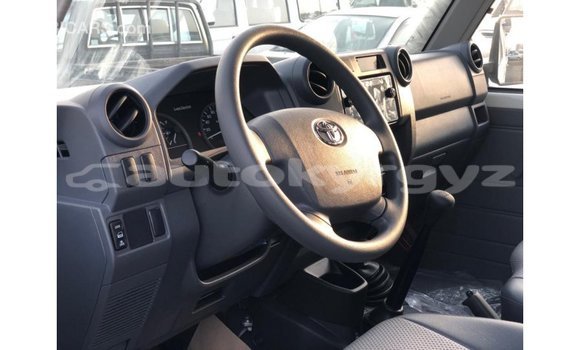 Buy Import Toyota Land Cruiser White Car in Import - Dubai in Batken Buy Import Toyota Land Cruiser White Car in Import - Dubai in Batken