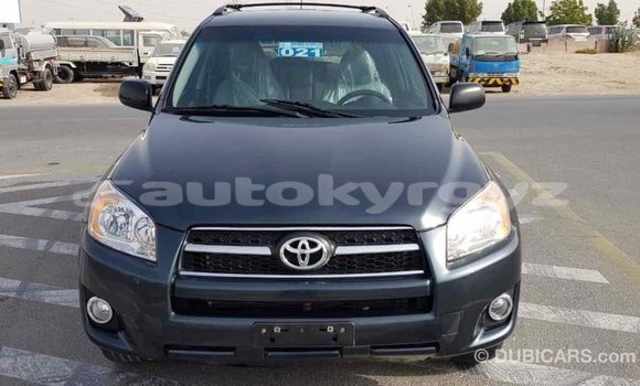 Buy Import Toyota HiAce Green Truck in Import - Dubai in Batken Buy Import Toyota HiAce Green Truck in Import - Dubai in Batken