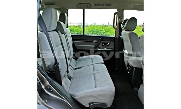 Buy Import Mitsubishi Pajero Brown Car in Import - Dubai in Batken Buy Import Mitsubishi Pajero Brown Car in Import - Dubai in Batken