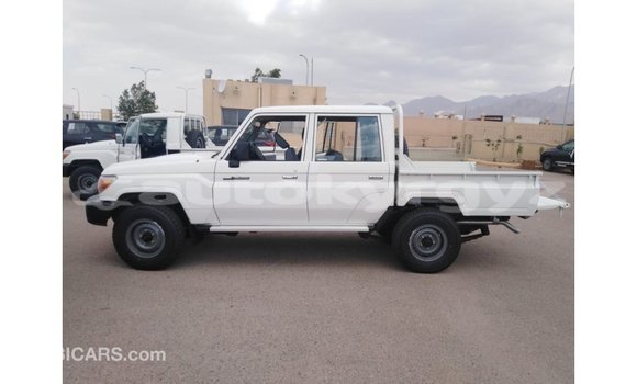 Buy Import Toyota Land Cruiser White Car in Import - Dubai in Batken Buy Import Toyota Land Cruiser White Car in Import - Dubai in Batken