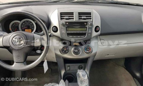 Buy Import Toyota HiAce Green Truck in Import - Dubai in Batken Buy Import Toyota HiAce Green Truck in Import - Dubai in Batken