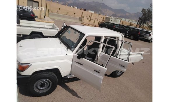 Buy Import Toyota Land Cruiser White Car in Import - Dubai in Batken Buy Import Toyota Land Cruiser White Car in Import - Dubai in Batken