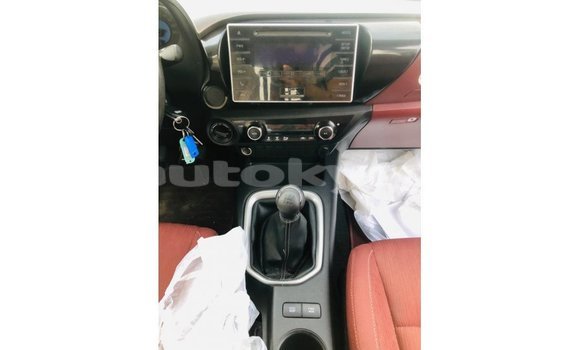 Buy Import Toyota Hilux White Car in Import - Dubai in Batken Buy Import Toyota Hilux White Car in Import - Dubai in Batken