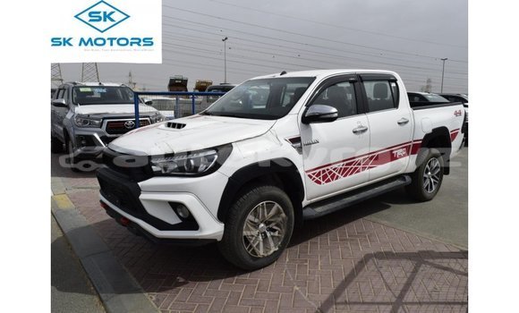 Buy Import Toyota Hilux White Car in Import - Dubai in Batken