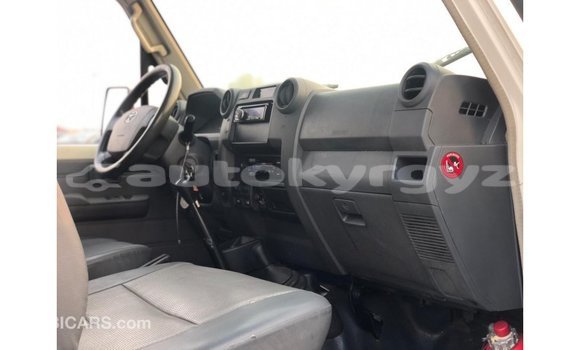 Buy Import Toyota Land Cruiser White Car in Import - Dubai in Batken Buy Import Toyota Land Cruiser White Car in Import - Dubai in Batken