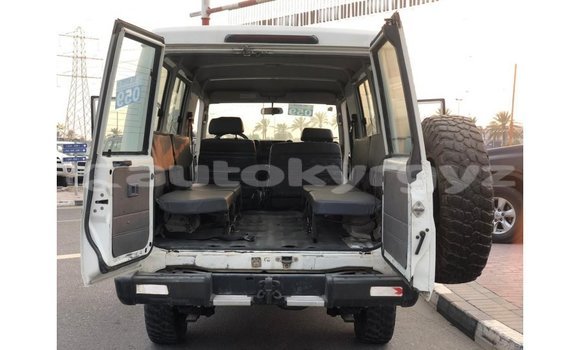 Buy Import Toyota Land Cruiser White Car in Import - Dubai in Batken Buy Import Toyota Land Cruiser White Car in Import - Dubai in Batken
