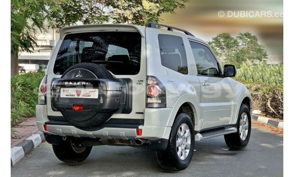 Buy Import Mitsubishi Pajero White Car in Import - Dubai in Batken Buy Import Mitsubishi Pajero White Car in Import - Dubai in Batken