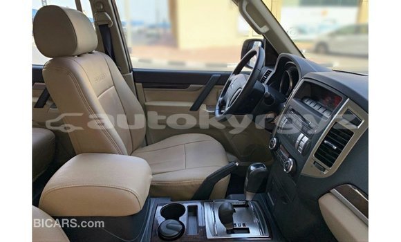 Buy Import Mitsubishi Pajero White Car in Import - Dubai in Batken Buy Import Mitsubishi Pajero White Car in Import - Dubai in Batken