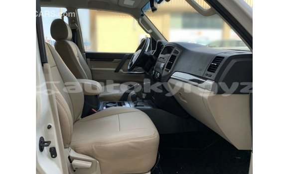 Buy Import Mitsubishi Pajero White Car in Import - Dubai in Batken Buy Import Mitsubishi Pajero White Car in Import - Dubai in Batken