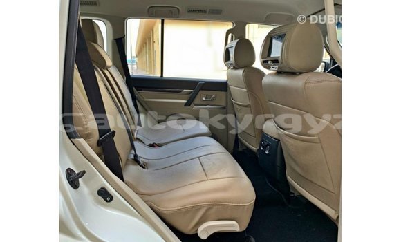 Buy Import Mitsubishi Pajero White Car in Import - Dubai in Batken Buy Import Mitsubishi Pajero White Car in Import - Dubai in Batken