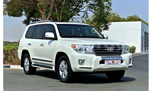 Buy Import Toyota Land Cruiser White Car in Import - Dubai in Batken Buy Import Toyota Land Cruiser White Car in Import - Dubai in Batken