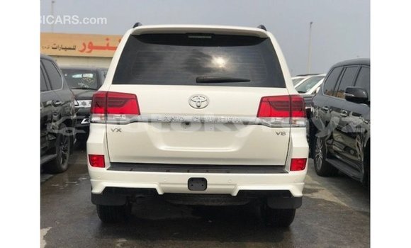 Buy Import Toyota Land Cruiser White Car in Import - Dubai in Batken Buy Import Toyota Land Cruiser White Car in Import - Dubai in Batken