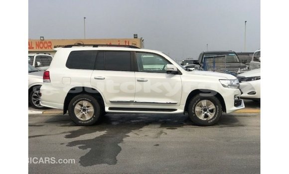 Buy Import Toyota Land Cruiser White Car in Import - Dubai in Batken Buy Import Toyota Land Cruiser White Car in Import - Dubai in Batken