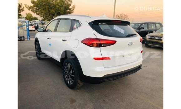 Buy Import Hyundai Tucson White Car in Import - Dubai in Batken Buy Import Hyundai Tucson White Car in Import - Dubai in Batken