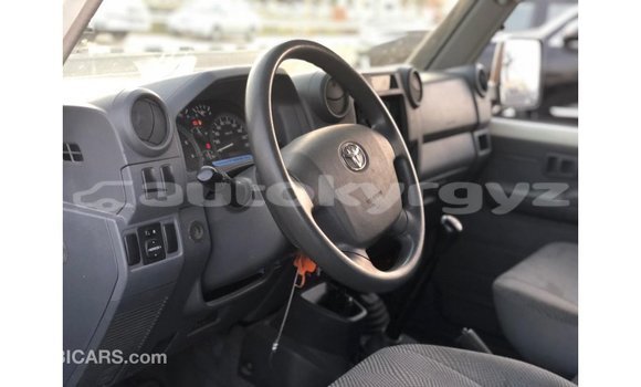 Buy Import Toyota Land Cruiser White Car in Import - Dubai in Batken Buy Import Toyota Land Cruiser White Car in Import - Dubai in Batken
